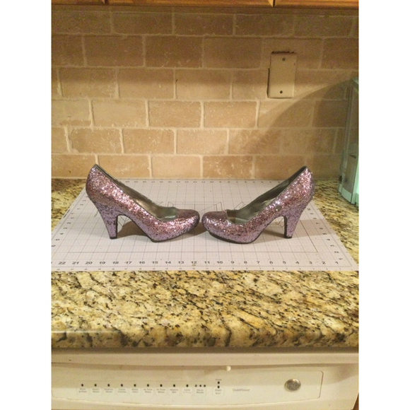 Women's Fergie Heels Purple Glitter Pumps size 8 - Picture 2 of 6
